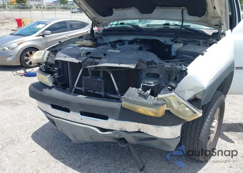 2005 Chevrolet Silverado Work Truck из США, поврежденный, VIN 1GCHC24U25E298516